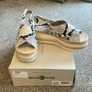 NEW in box Marc Fisher LTD platform sandals 7